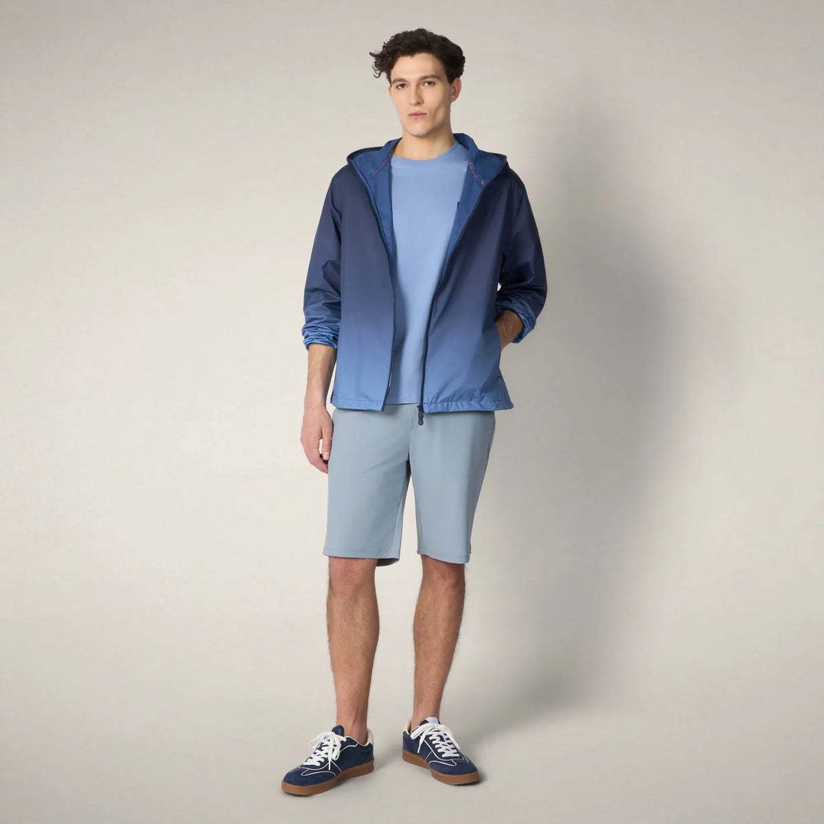 Ombreggiatura blu navy