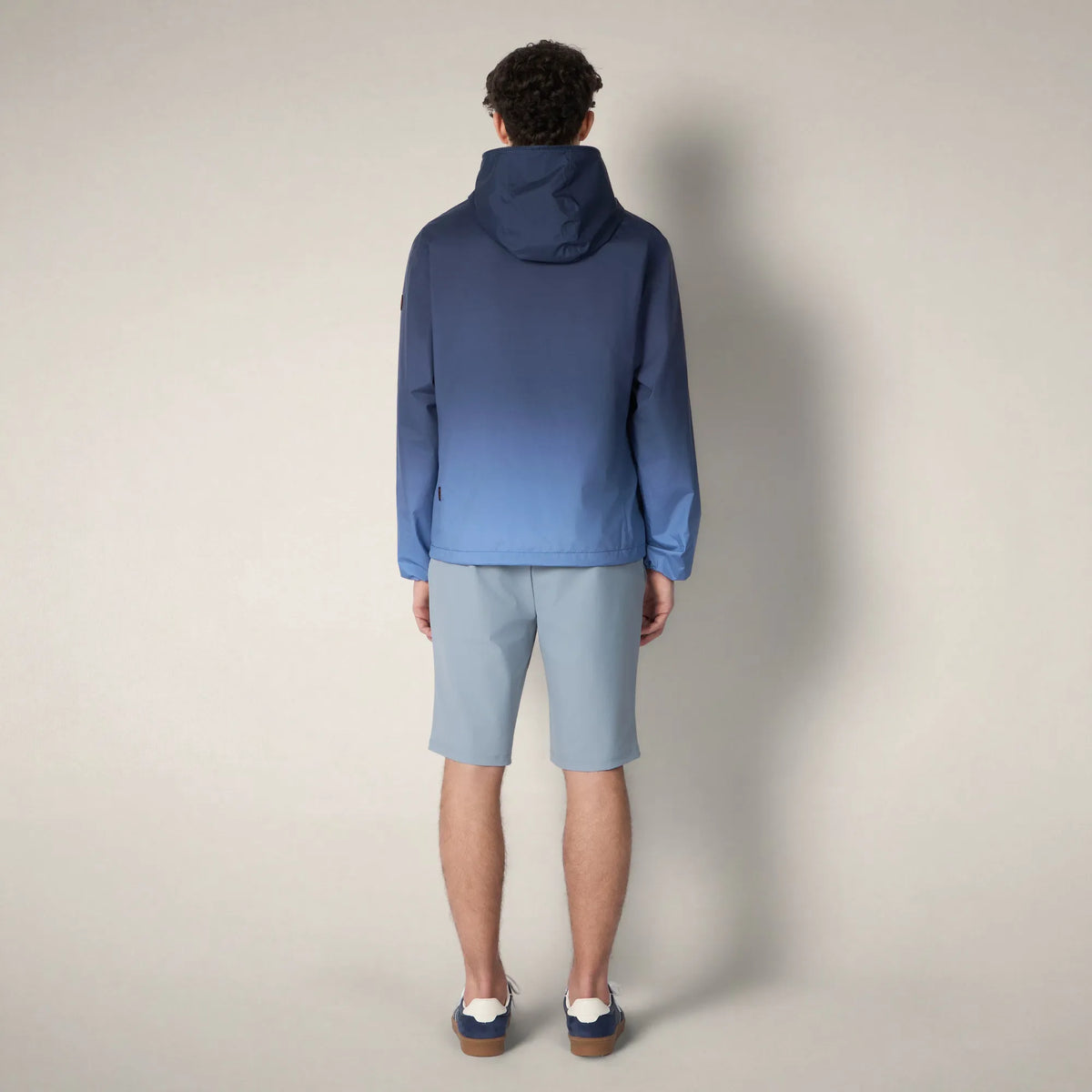 Ombreggiatura blu navy
