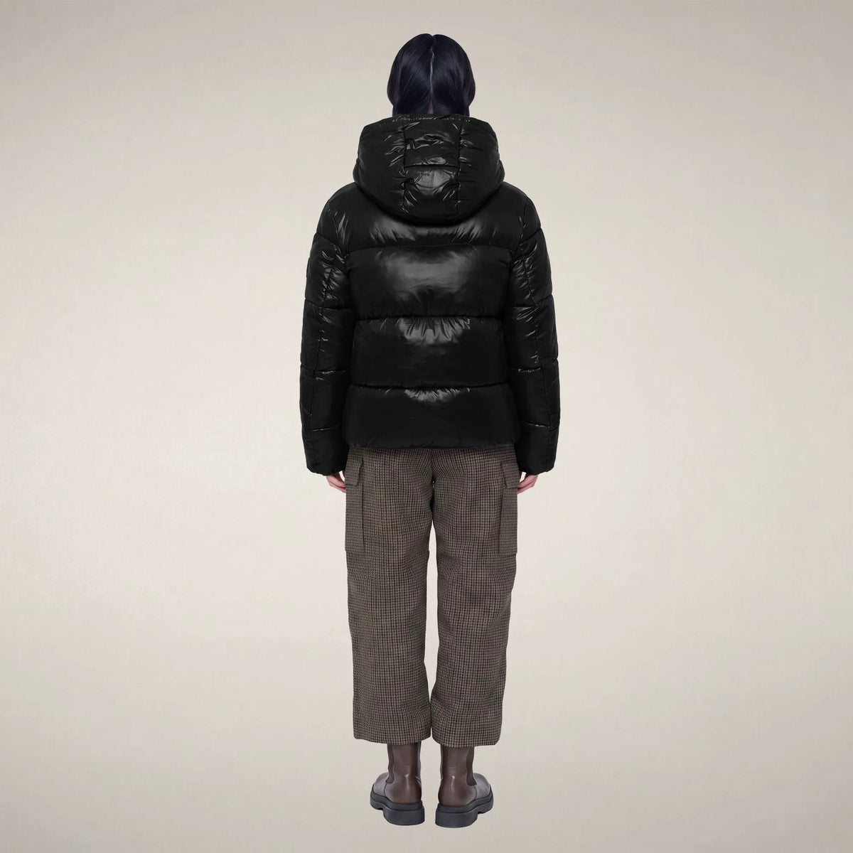 Black (10000)