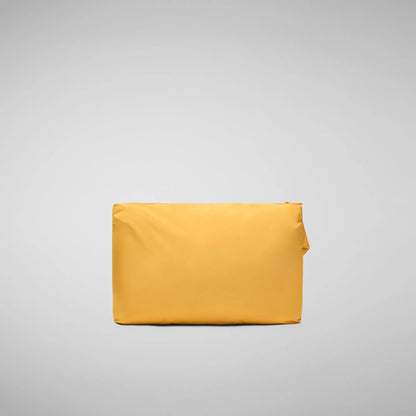 beak yellow